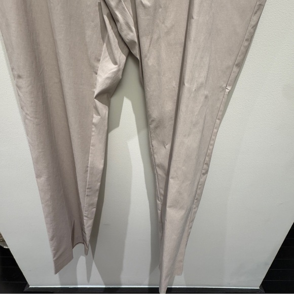 NWT- Tommy Hilfiger Men's Tan Pants Stretch 38W x 32 L - Picture 2 of 10